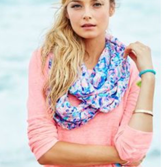 Lilly Pulitzer Accessories - Lilly Pulitzer Riley Infinity Loop Scarf La Playa